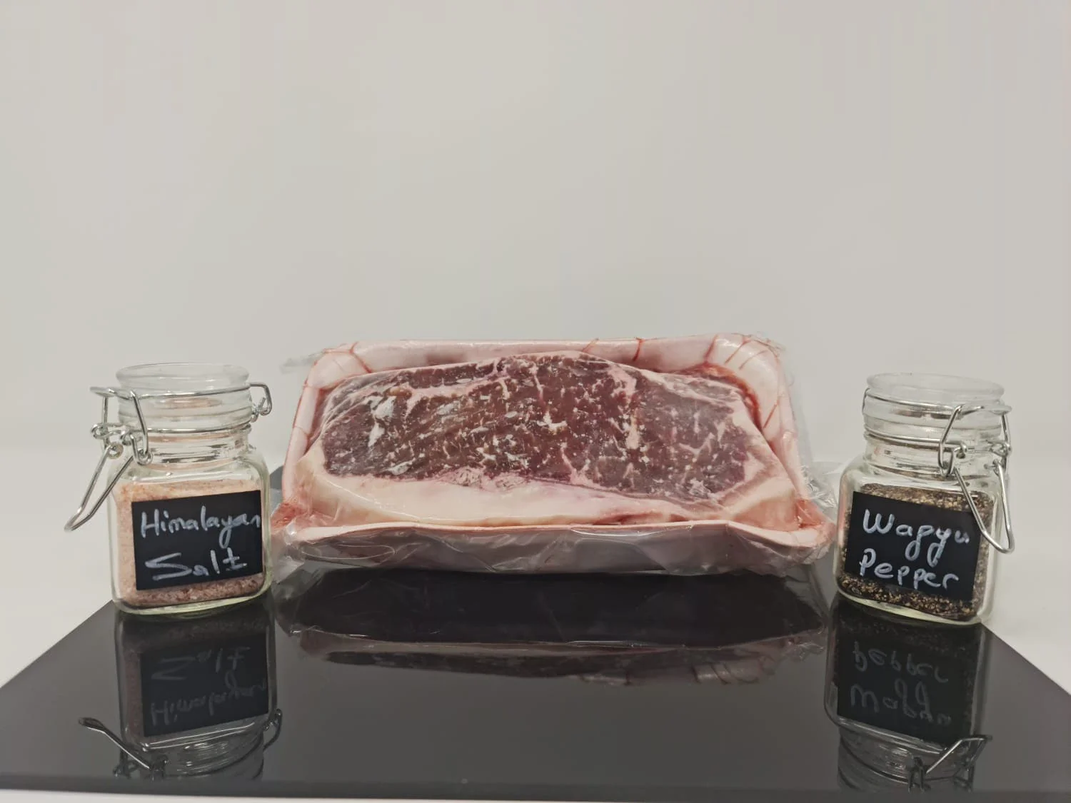 Halal Australian Wagyu Sirloin Steak 500gr | F1 Grade | Wagyu Pepper & Himalayan Salt Gift - Image 2