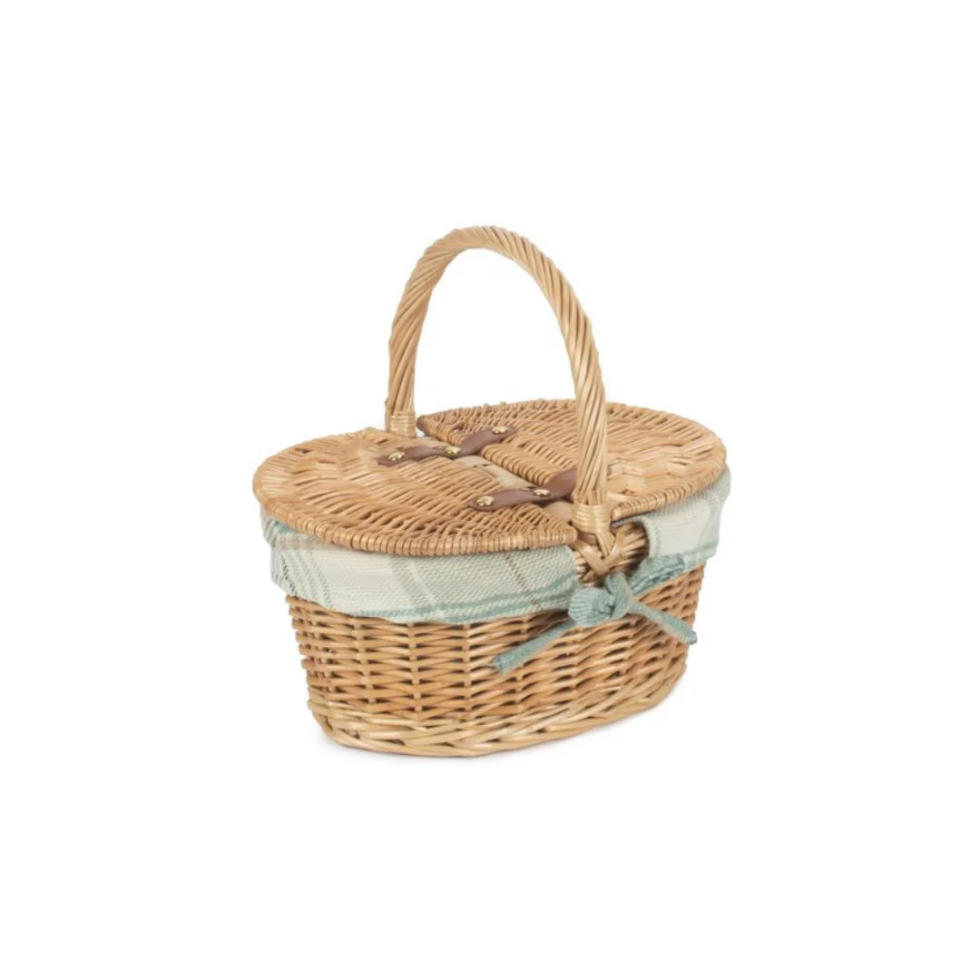 Child's Oval Lined Lidded Hamper With Cream Tartan Lining